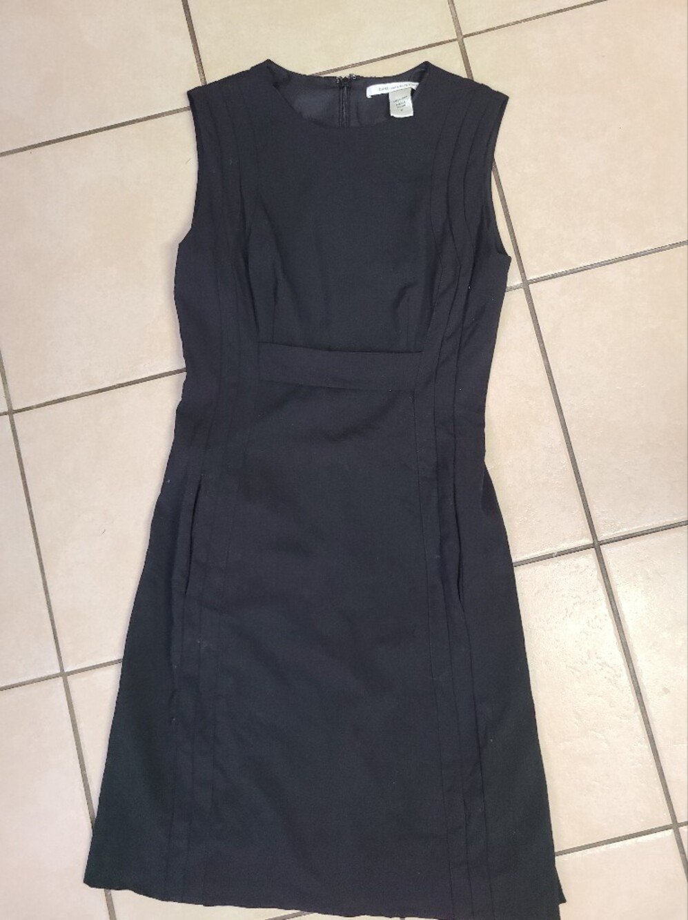 Diane Von Furstenberg Sleeveless Black Sheath Dress with Tailored‎ Seams